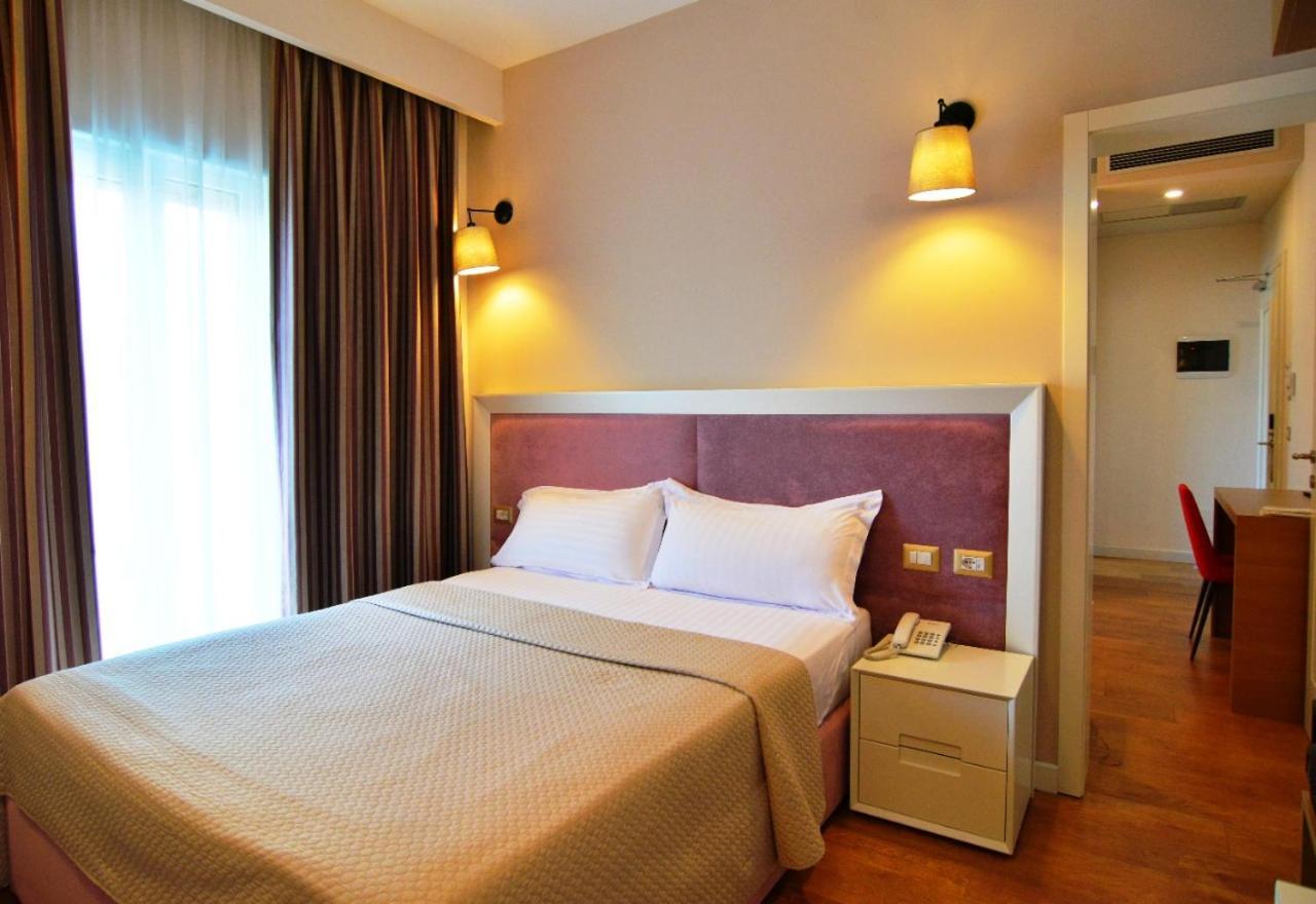 Sandy Beach Resort Golem  Exteriér fotografie