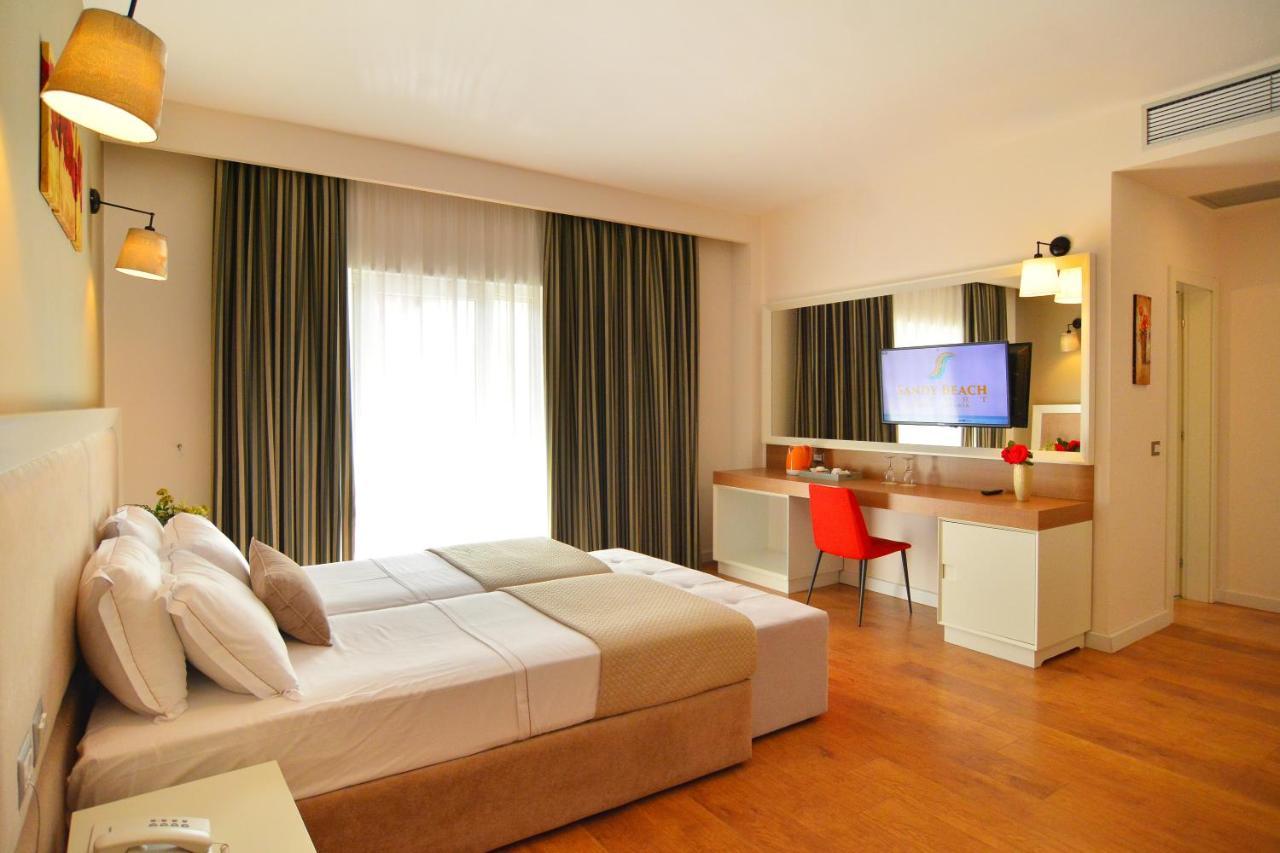 Sandy Beach Resort Golem  Exteriér fotografie